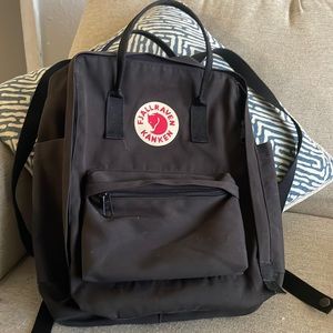 Fjallraven kanken black backpack